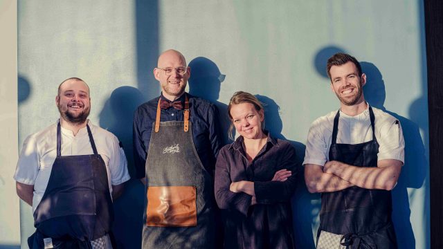 Gotthards Vid Älven. Efter några års uppehåll gör Gotthards Krog en efterlängtad comeback vid älven. Kajen får lite sommarlov och Gotthards krog gästar med en somrig pop up restaurang.